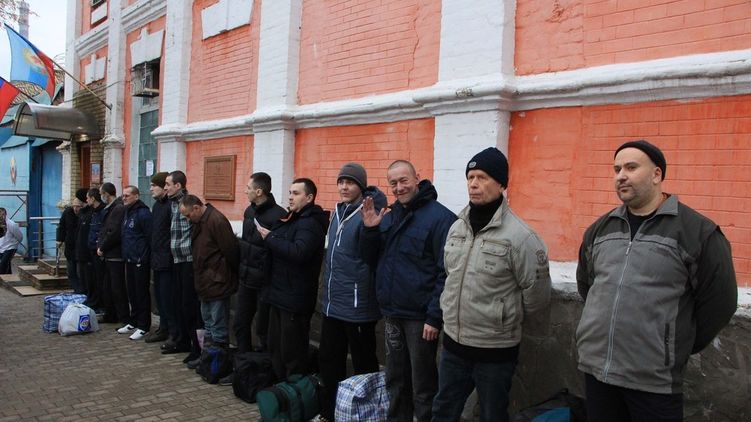 Украинские пленные в Луганске. Фото - ЛИЦ