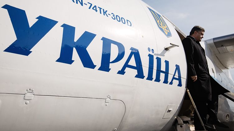 Президент Петр Порошенко на отдых отправился не на государственном, а частном самолете, фото: president.gov.ua