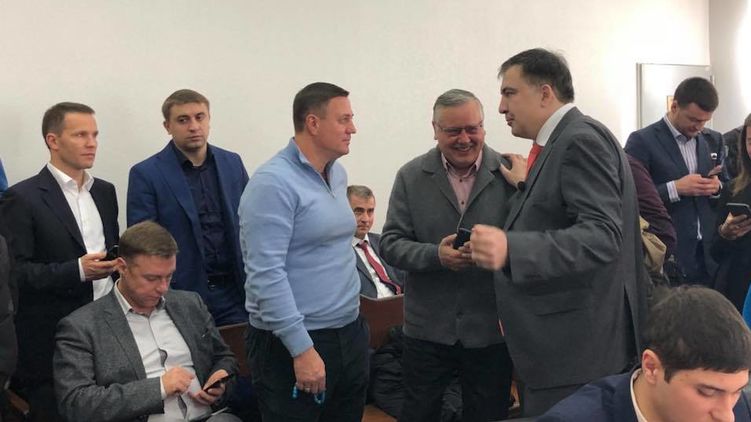 Майданная оппозиция нащупывает почву для нового компромисса без Михаила Саакашвили (второй справа), фото: acebook.com/SaakashviliMikheil