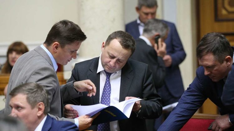 Депутаты даже не начали изучать поправки к закону об антикоррупционном суде, фото: rada.gov.ua