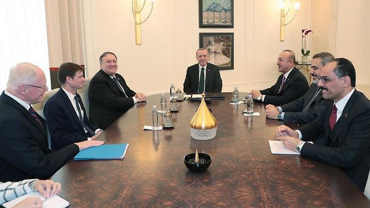 Помпео и Эрдоган с улыбками обсуждают гибель журналиста. Фото: aa.com.tr