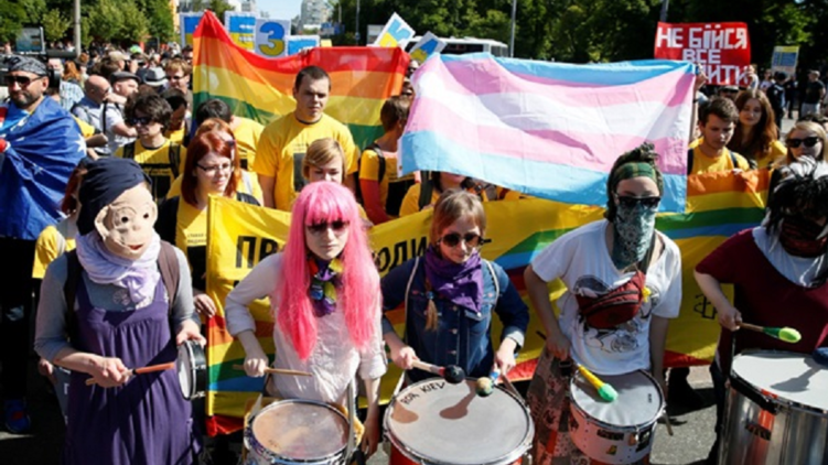 Блогеры высмеяли нардепов Найема, Лещенко и Залищук, которые посетили марш равенства., Фото: knk.media