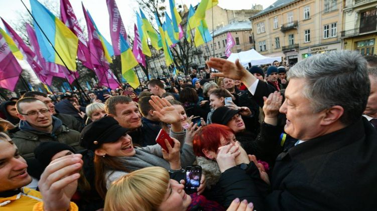 Больше всего фанов у Порошенко - во Львове. Фото: Валерий Шмаков