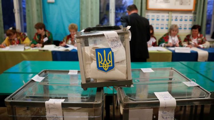 Мир признал выборы президента Украины мирными и демократичными, фото: Reuters
