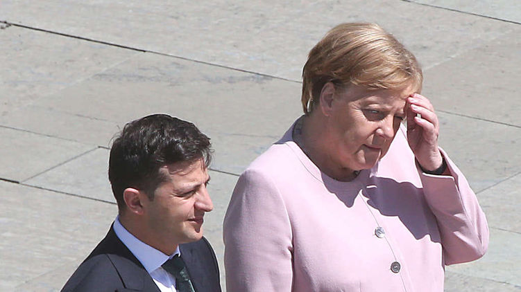 Меркель стало дурно во время приема Зеленского