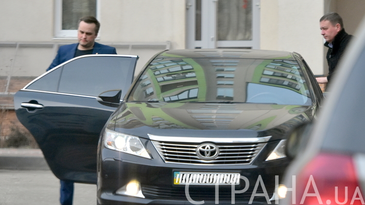 Зам Шокина пользуется служебным авто и услугами личного шофера, фото: Аркадий Манн, 
