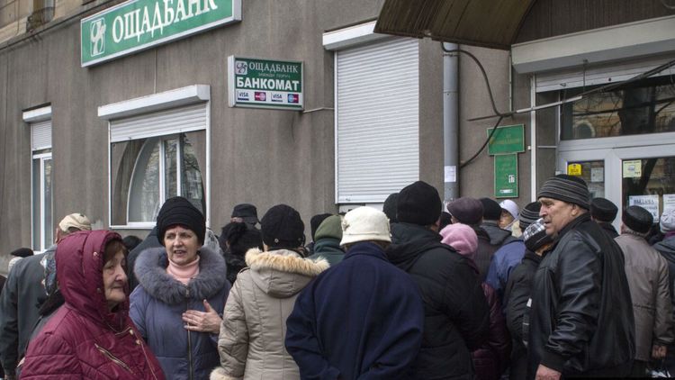 Пенсионерам Донбасса хотят упростить выдачу пенсий и вернуть все, что не доплатили за последние 5 лет. Фото: Радио Свобода