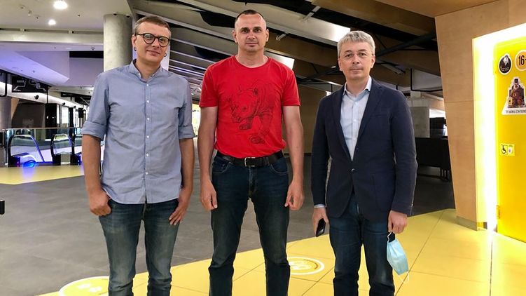 Олег Сенцов по центру, Александр Ткаченко справа. Фото: Facebook
