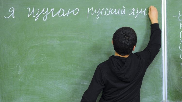 Если законопроект Бужанского Рада не примет, русскоязычные школы полностью украинизируются уже с 1 сентября. Фото: timer-odessa.net