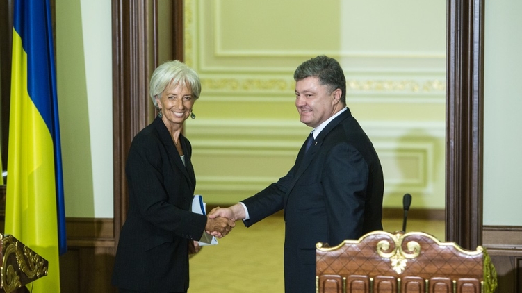 В МВФ, директором-распорядителем которого является Кристин Лагард (слева), предупредили Украину о невыполнении требований фонда, фото: president.gov.ua