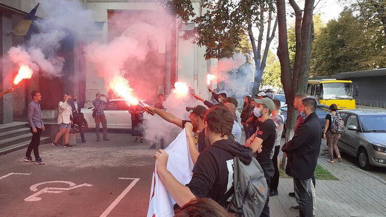 Акция националистов под зданием суда. Фото facebook.com/ps.kyiv