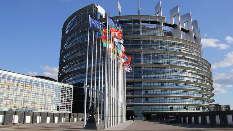 Европарламент откровенно угрожает Арахамии. Фото: flickr.com