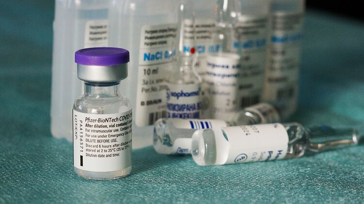 На этой неделе немецко-американской вакциной от коронавируса начали прививать госслужащих