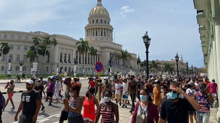 Кубу охватили крупнейшие протесты со времен распада СССР, который поддерживал остров Свободы