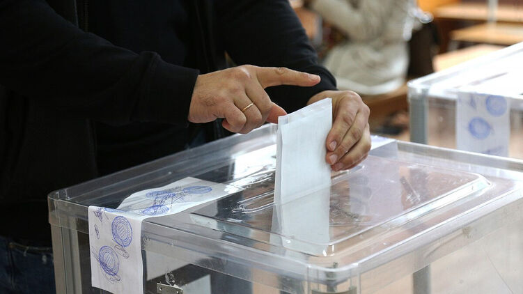 К выборам все ближе, а ситуация с кандидатами не проясняется. Фото: thepage.ua