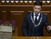 Президент Зеленский, триумф "свадебных фотографов", иллюзия мира. Что произошло с Украиной в 2019-м