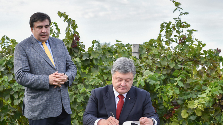 Отношения президента Петра Порошенко (справа) и главы Одесской области Михаила Саакашвили остаются хорошими, фото: president.gov.ua