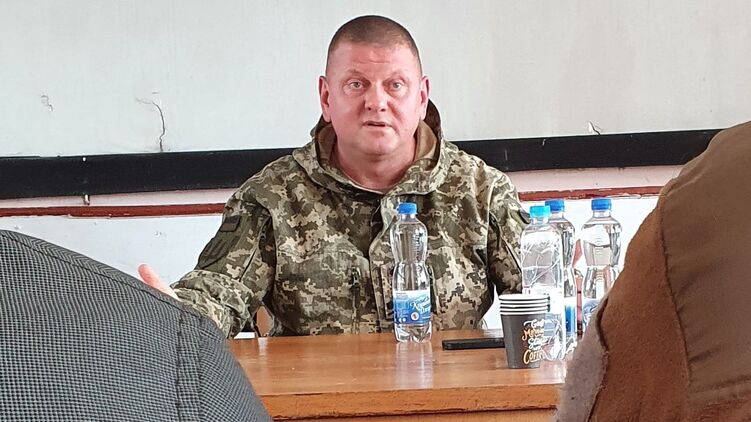 Валерий Залужный на совещании заявил, что отменяет приказы о молчании на обстрелы. Фото Мартин Брест