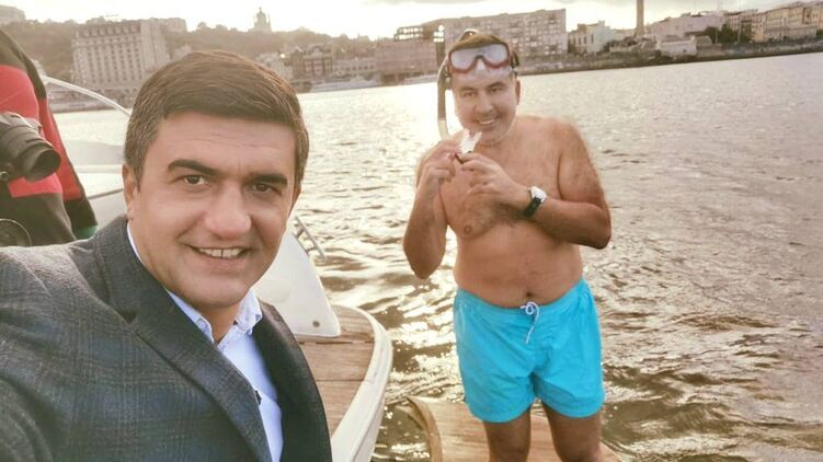 Михаил Саакашвили (справа) добирался в Тбилиси в обход границ на перекладных. Фото: Facebook/SaakashviliMikheil