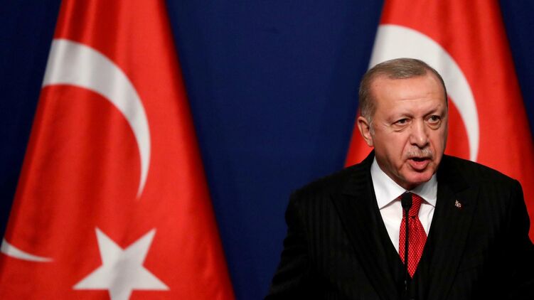 Эрдоган винит в обвале лире внешние силы и говорит о 