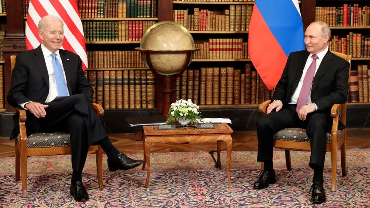 Байден и Путин на встрече в Женеве. Фото пресс-службы президента РФ