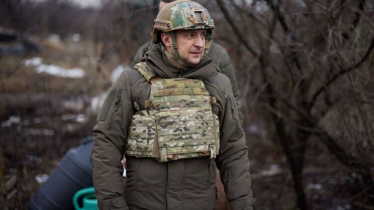 Владимир Зеленский надел военную форму только после победы на выборах президента
