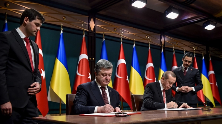 Петр Порошенко и Реджип Эрдоган подписывают декларацию, фото: president.gov.ua