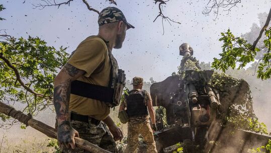 Наступление на Бахмут, прогнозы Stratfor по Украине, какие секреты раскрыл генерал Марченко. Итоги 170-го дня