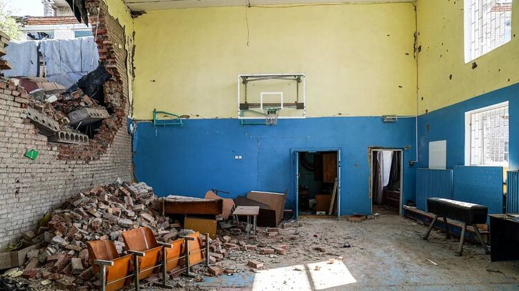 Разрушенная украинская школа. Фото: Zelenskiy / Official