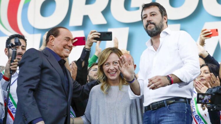 Коалиция правых. Слева направо: Сильвио Берлускони, Джорджиа Мелони, Маттео Сальвини
