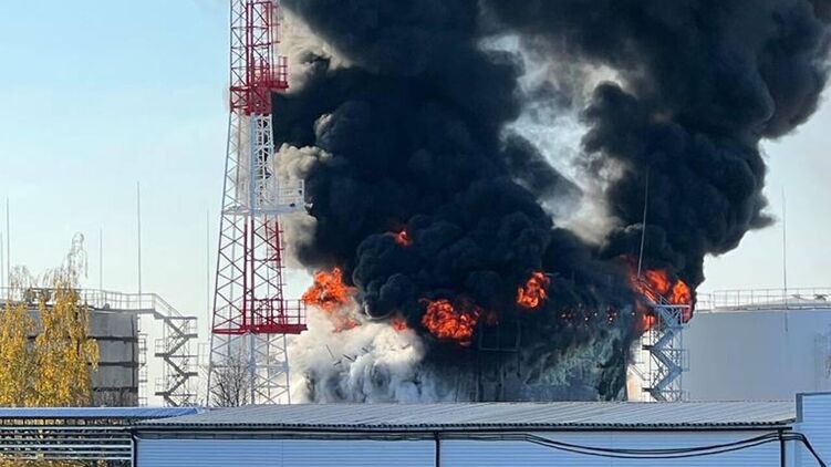 Удар по нефтебазе в Белгороде 15 октября