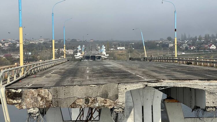 Фото взорванного Антоновского моста под Херсоном