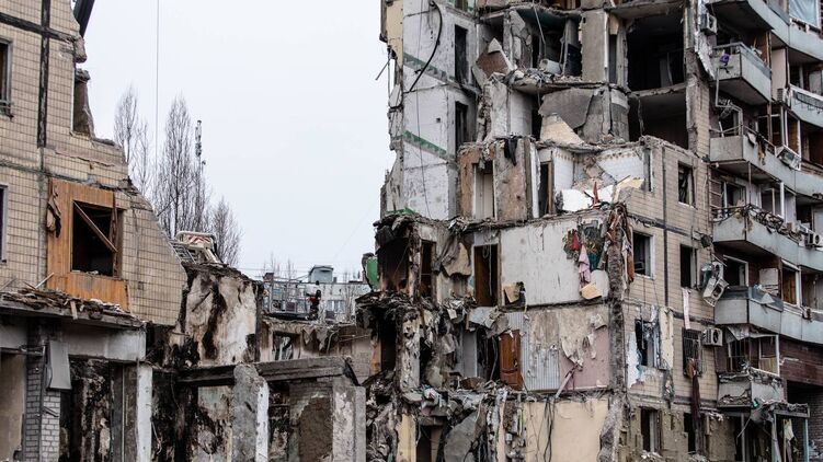 Развалины дома в Днепре, где погибло 46 человек после ракетного удара
