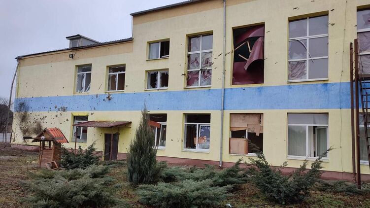 Обстріляна школа під Костянтинівкою Донецької області