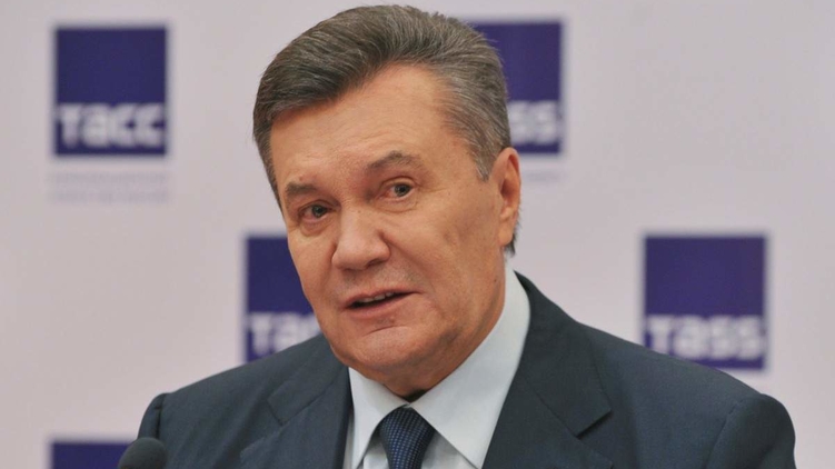 Экс-президент Украины Виктор Янукович отвечает на вопросы жуналистов в Ростове, фото: vedomosti-ua.com