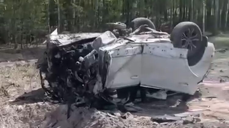 Машина Захара Прилепина после взрыва