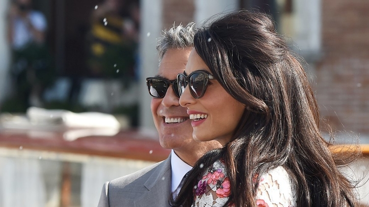 Клуни и Аламуддин в день свадьбы, фото: wonderzine.com