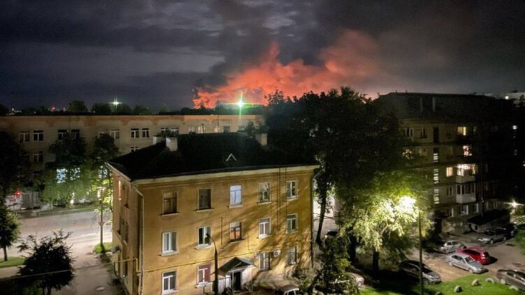 Пожар в Пскове, который атаковали украинские дроны