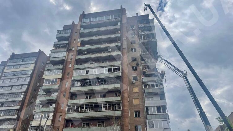 Дом в Харькове, пострадавший от удара 