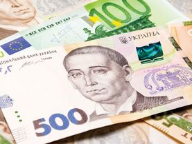 Почему резко растет курс евро к гривне и что это значит для украинцев