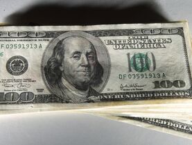 Правительство не ожидает резкого подорожания доллара в ближайшие три года