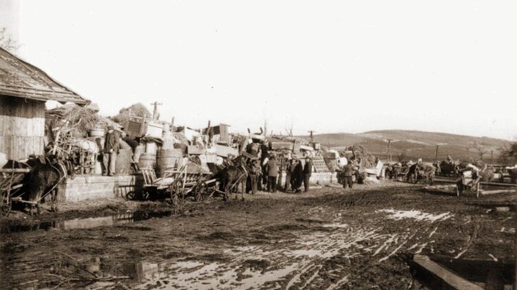 Березень 1946 року. Виселення українців із села у Польщі