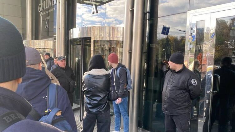 ТРЦ Gulliver, Ошадбанк