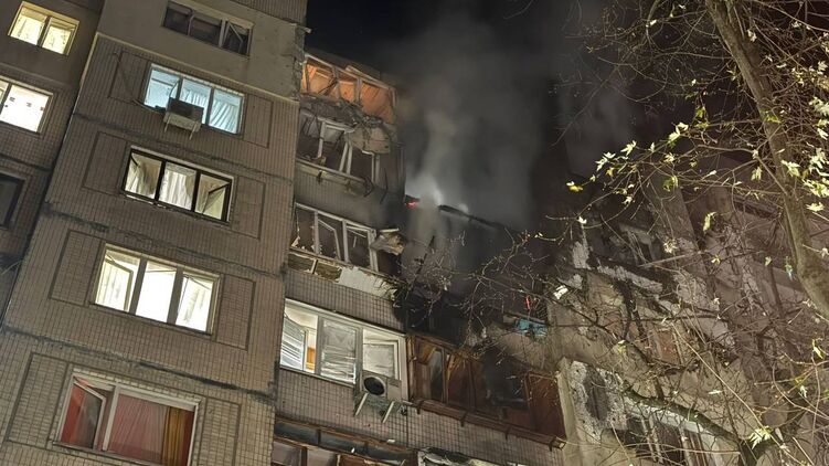 Постраждалий будинок у Києві. Фото: ДСНС