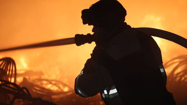 Пожар в Одессе после удара по энергетике