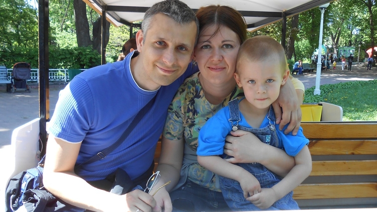 Вячеслав Веремий с женой и ребенком, vesti-ukr.com