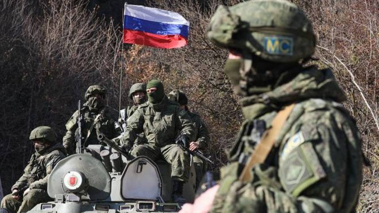 Информацию о стягивании войск РФ опровергают и Киев, и Москва