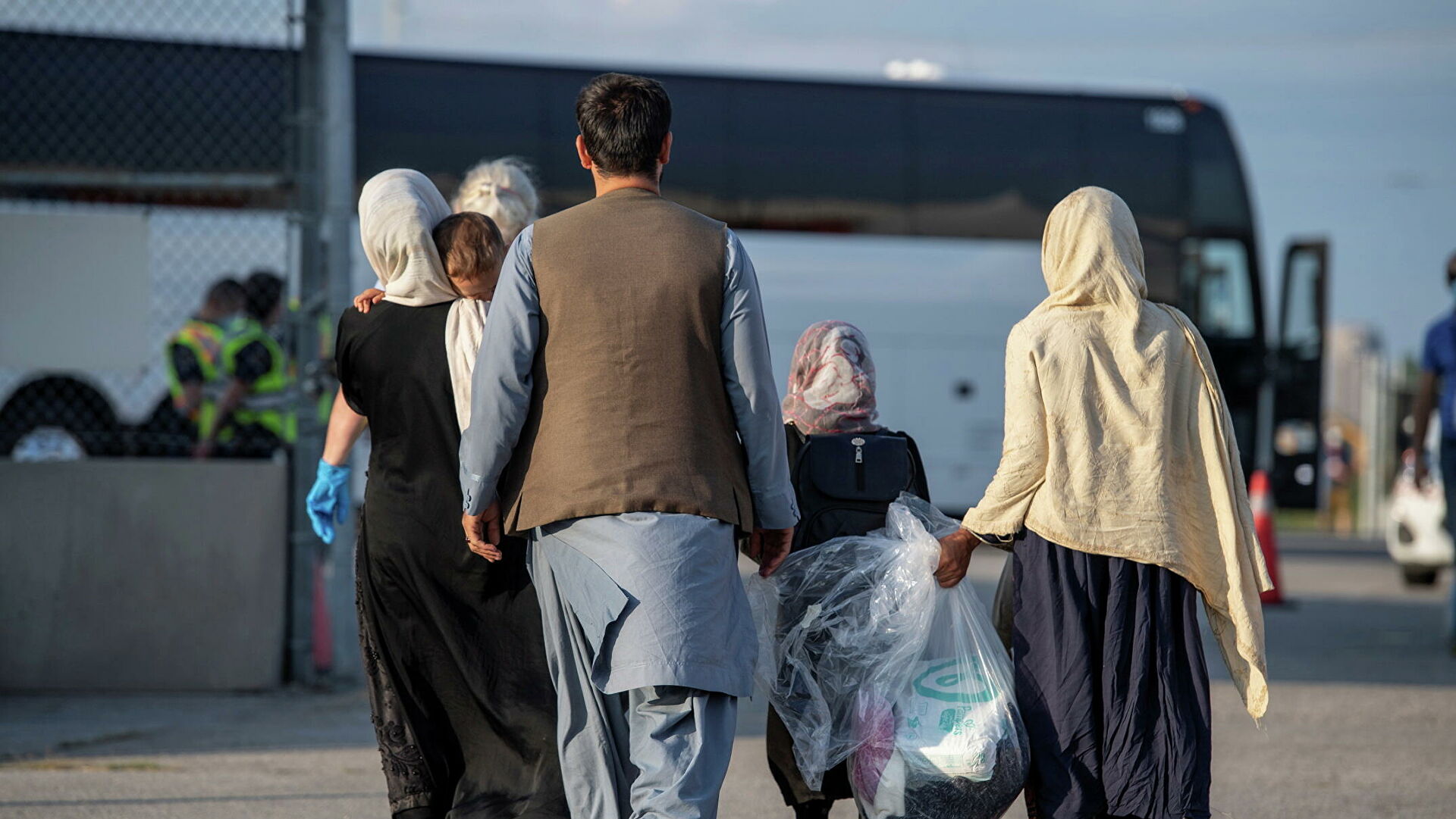 Украина готова тратить сотни миллионов на афганских беженцев