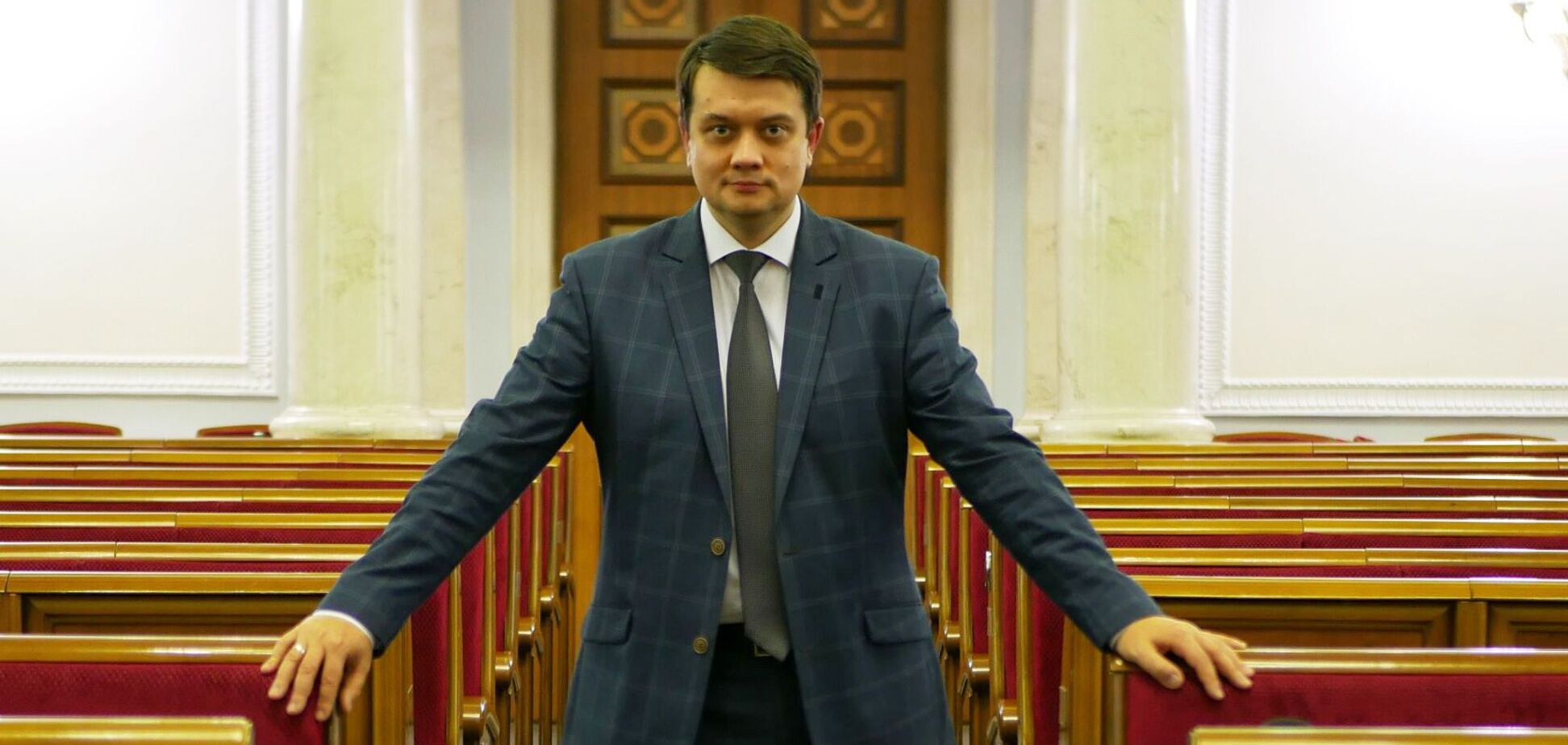 Слуги не спешат отправлять в отставку Разумкова