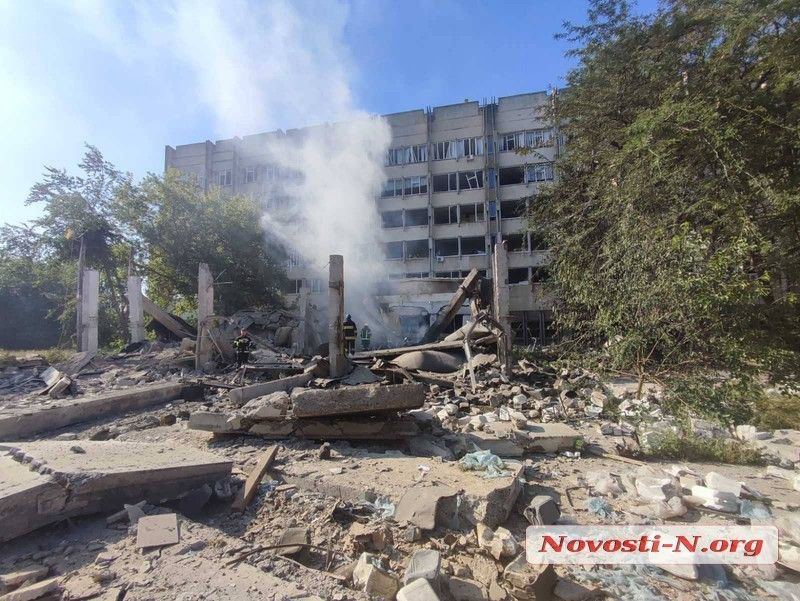 повреждены Николаевский национальный университет и национальный университет кораблестроения